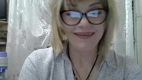 lia_raysss online show from April 22, 7:55 pm