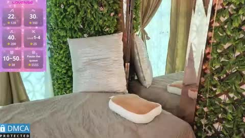 Snapshot of lia_summer1 chatting on October 13, 7:05 pm lia summer1 online show from October 13, 7:05 pm