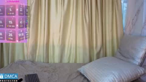 Snapshot of lia_summer1 chatting on September 15, 7:10 pm lia summer1 online show from September 15, 7:10 pm