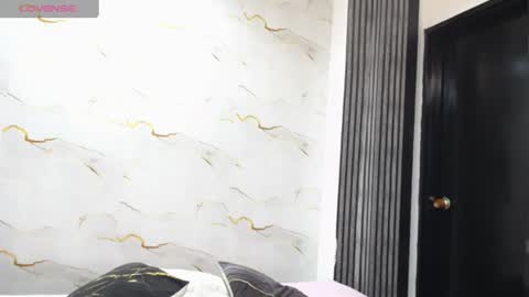 liaa_cams online show from June 29, 3:13 am