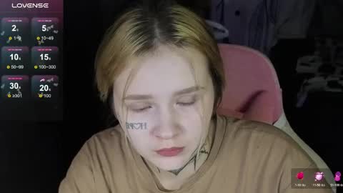 liaa_li online show from April 16, 8:52 pm