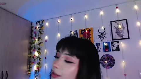 Liaa  online show from April 18, 2:03 am