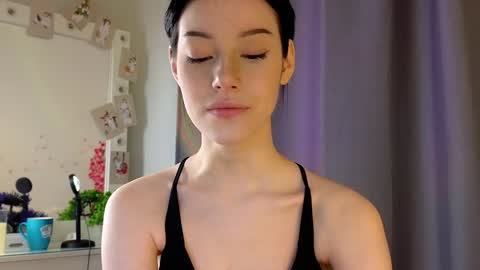 Lia  online show from December 8, 9:02 am