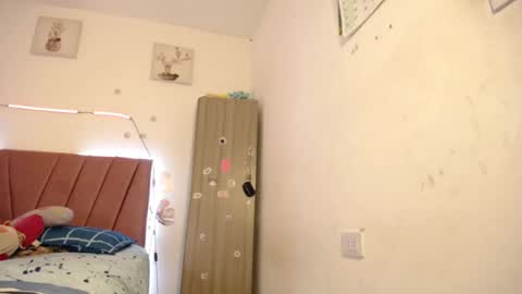 liahdiaz_ online show from April 18, 5:48 pm