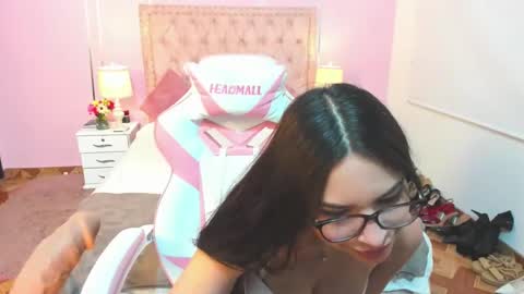 Snapshot of liahjhons chatting on March 6, 2:30 am Liah online show from March 6, 2:30 am