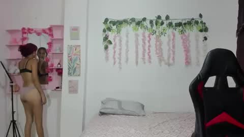 Snapshot of liana_hot12 chatting on October 10, 4:23 pm liana_hot12 online show from October 10, 4:23 pm