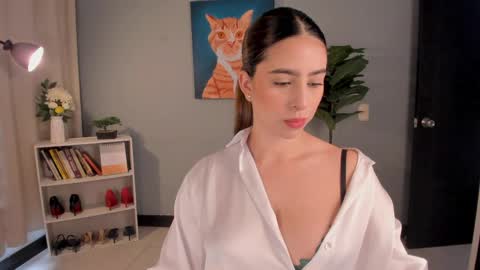 Lia online show from April 6, 1:12 pm