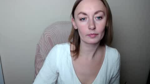 Lia online show from February 20, 1:45 pm