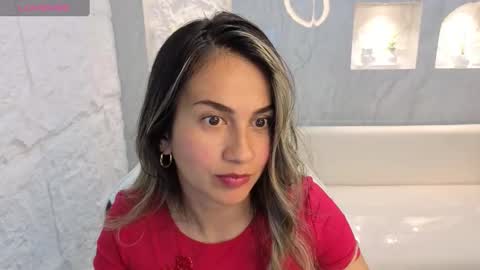 Snapshot of liat_white_tx chatting on October 1, 2:33 pm Online 800 to 1400 online show from October 1, 2:33 pm