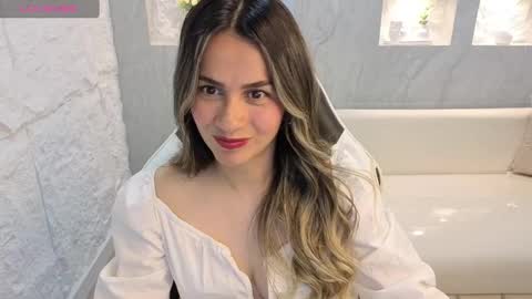 Snapshot of liat_white_tx chatting on September 17, 2:59 pm Online 800 to 1400 online show from September 17, 2:59 pm