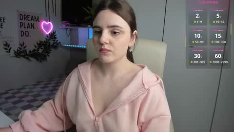 Snapshot of liawoow chatting on September 28, 6:42 am Lia online show from September 28, 6:42 am