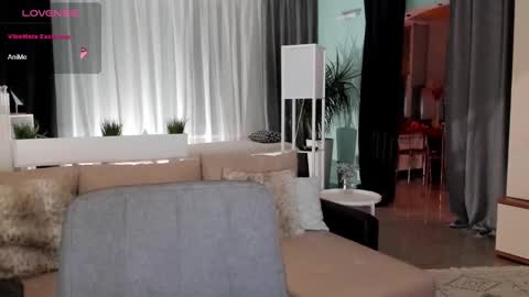 Snapshot of libby_nora chatting on December 11, 3:47 pm Libby online show from December 11, 3:47 pm