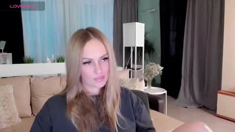 Snapshot of libby_nora chatting on January 31, 1:23 pm Libby online show from January 31, 1:23 pm