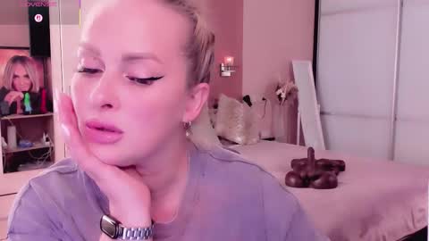 Snapshot of libby_nora chatting on September 21, 11:31 am Libby online show from September 21, 11:31 am