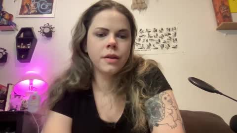 Libby Deetz online show from February 5, 10:30 am