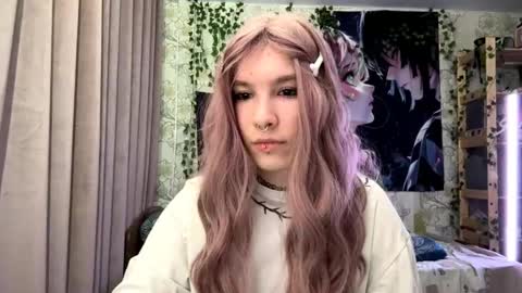 Lola online show from September 28, 7:19 pm