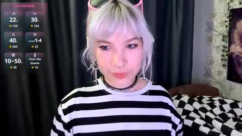 Lola online show from October 27, 7:19 pm