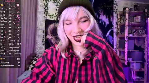 Lola online show from October 12, 9:06 pm