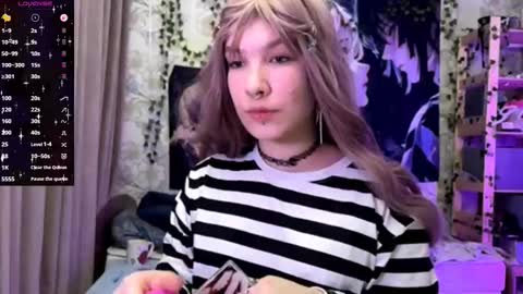 Lola online show from October 4, 7:07 pm