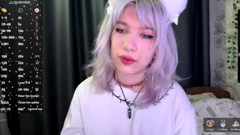 Lola online show from November 3, 8:13 pm