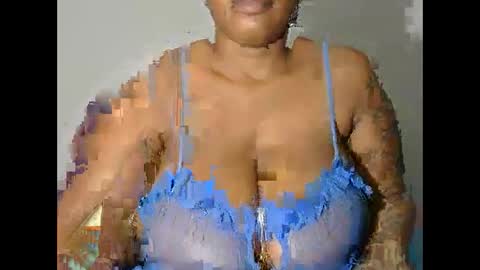 Snapshot of lickabletash98 chatting on February 21, 7:33 am lickabletash98 online show from February 21, 7:33 am