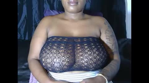 Snapshot of lickabletash98 chatting on January 17, 12:53 am lickabletash98 online show from January 17, 12:53 am
