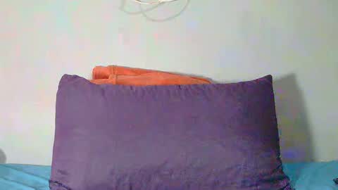 Snapshot of lickabletash98 chatting on February 14, 4:37 am lickabletash98 online show from February 14, 4:37 am