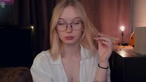 Ann online show from October 21, 7:29 pm