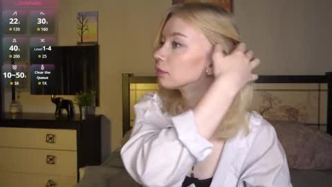 Ann online show from November 13, 8:08 pm