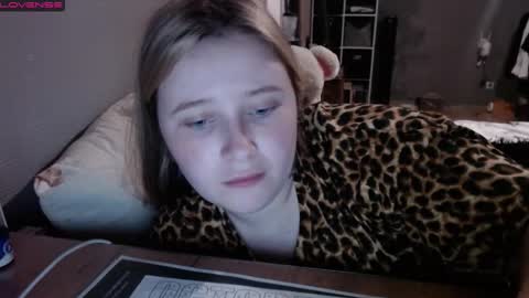 Snapshot of light_lunaa chatting on September 15, 3:20 pm light_lunaa online show from September 15, 3:20 pm
