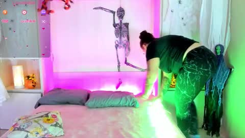 Snapshot of liiavega chatting on October 14, 11:46 am         online show from October 14, 11:46 am