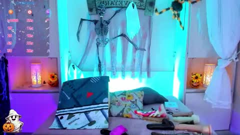 Snapshot of liiavega chatting on October 16, 11:57 am         online show from October 16, 11:57 am