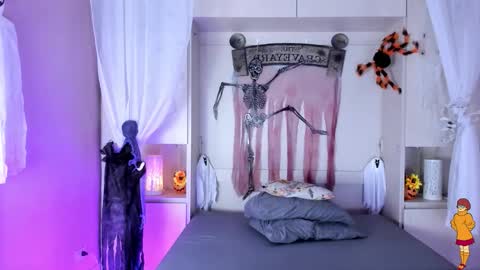 Snapshot of liiavega chatting on October 21, 11:36 am         online show from October 21, 11:36 am