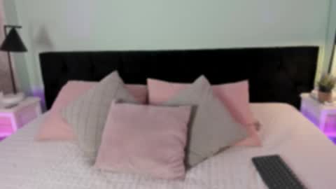 lily  online show from October 17, 7:39 pm