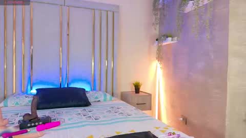 liincostelloo online show from January 16, 7:41 pm