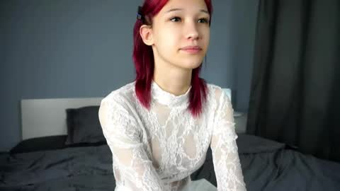 Snapshot of likalens chatting on November 1, 11:25 am Emi online show from November 1, 11:25 am