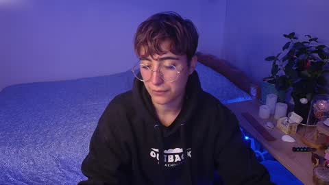 im MIA  -- MY OF is catsito3 online show from December 17, 1:50 am