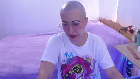 im MIA  -- MY OF is catsito3 online show from December 24, 7:55 pm