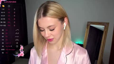 Elisa  online show from October 5, 9:58 am