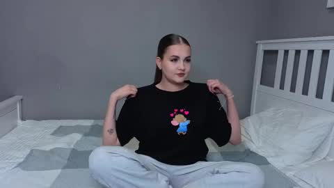 Emma online show from October 3, 1:38 pm