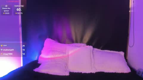 lila_cox online show from October 1, 1:27 pm