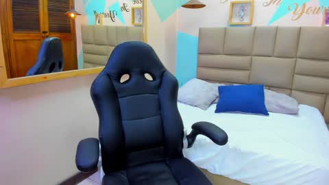 Snapshot of lila_foox chatting on January 20, 7:46 pm LILA online show from January 20, 7:46 pm