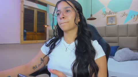 Snapshot of lila_foox chatting on January 21, 7:06 pm LILA online show from January 21, 7:06 pm