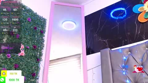 Snapshot of lila_gummy_ chatting on September 23, 1:20 pm   online show from September 23, 1:20 pm