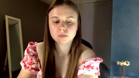 Lily online show from September 22, 1:20 pm