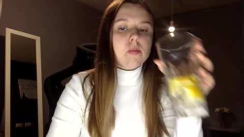 Lily online show from September 24, 3:33 pm