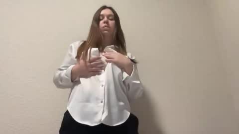 Lily online show from September 29, 8:25 pm