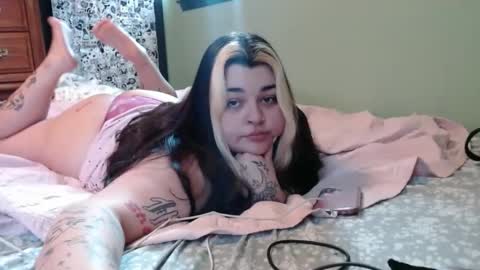 Snapshot of lilcandybits chatting on February 20, 5:52 pm candy online show from February 20, 5:52 pm