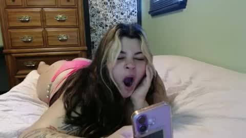 Snapshot of lilcandybits chatting on September 10, 1:44 pm candy online show from September 10, 1:44 pm