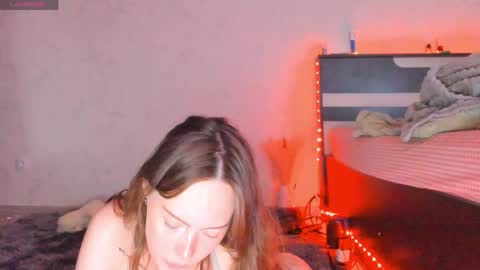 lilemma19 online show from June 4, 8:24 pm